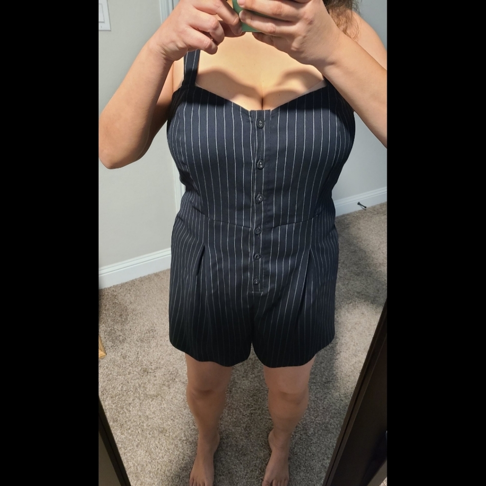 Forever 21 plus romper pinstripe 2X - Picture 4 of 7